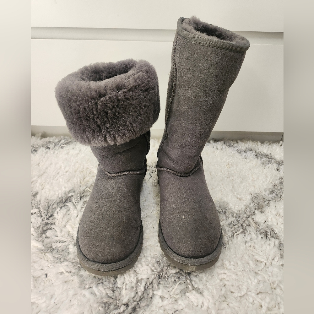 UGG Classic Tall Boots Gray Size 6